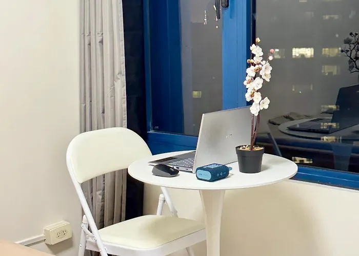 Aparthotel The Scandi Hub At Air Residences, Makati 4*